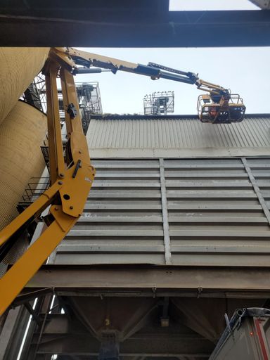 CLEANING GUTTERS IN ELGIN